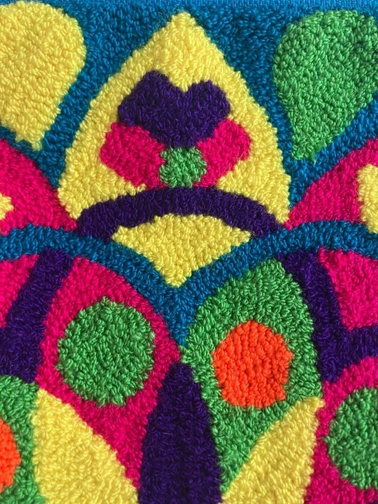 Brand New Embroidered Wristlet Clutch - Picture 4 of 5